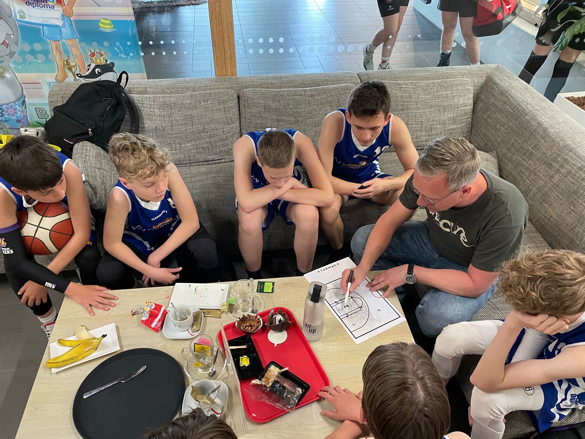Hemelvaartstoernooi 23 - BOB M14-2 - Teambespreking