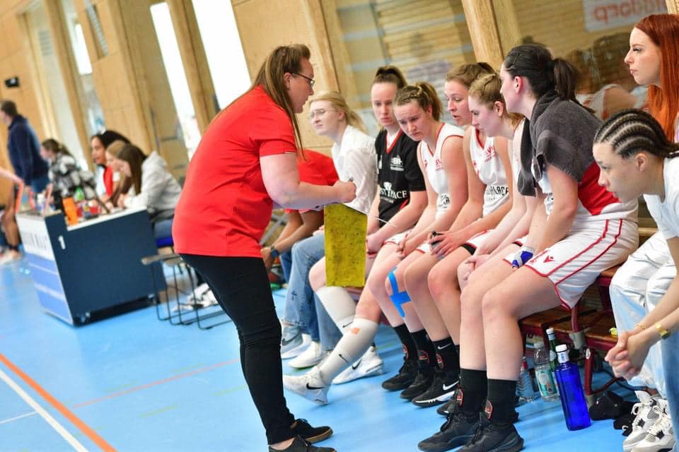Thuiswedstrijd Final Four Dames 1 tegen CBV Binnenland
